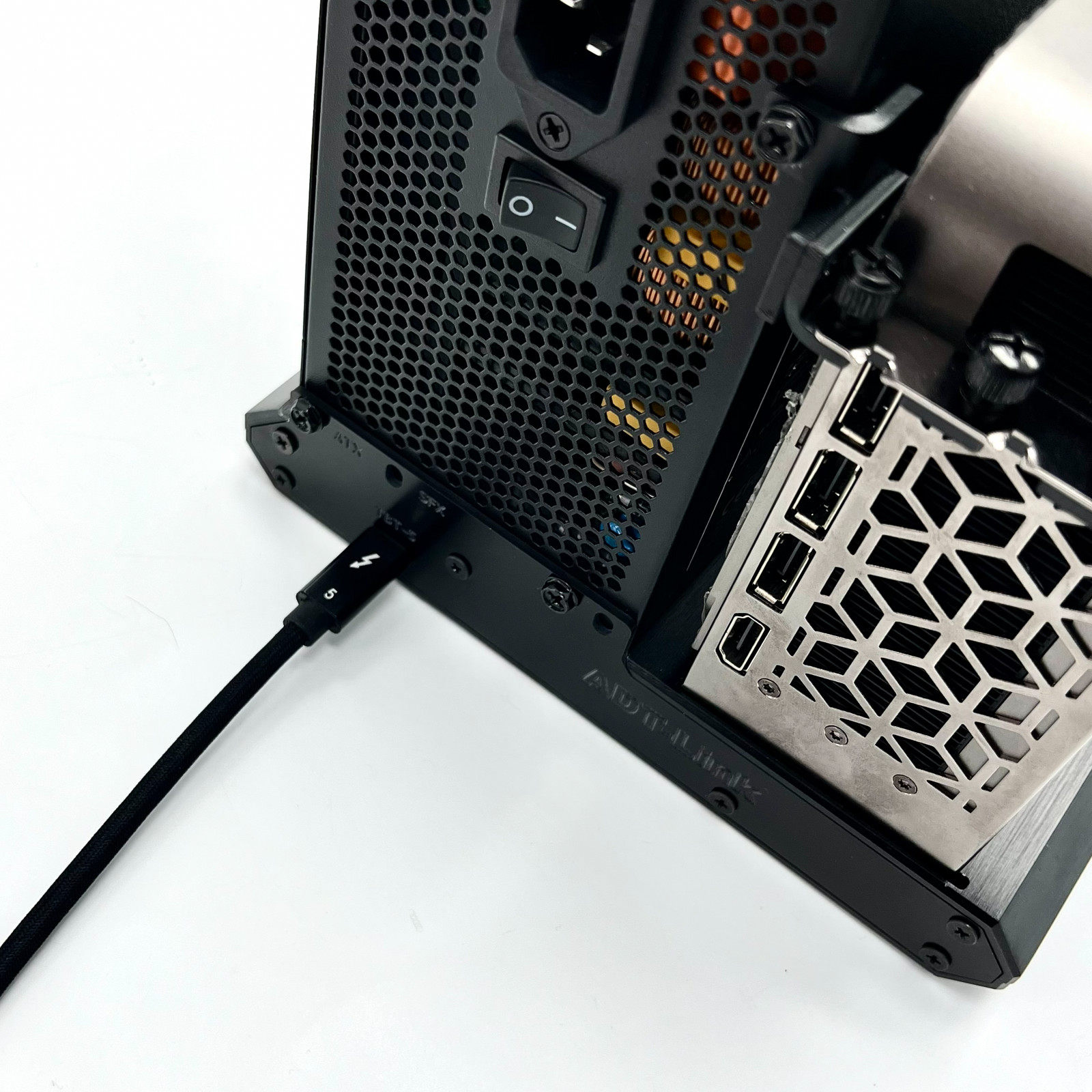 ADT Thunderbolt-5 PCIe 4.0 x4  - Thunderbolt 4 External Gpu Enclosure review and price